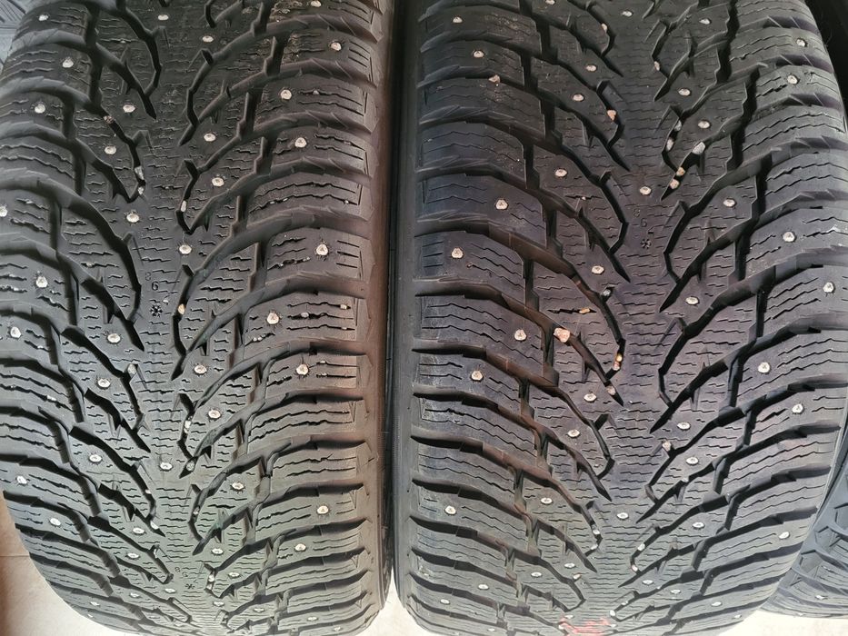 4бр 275/45/20 и 305/40/20 нокиан много запазени малко карани като нови