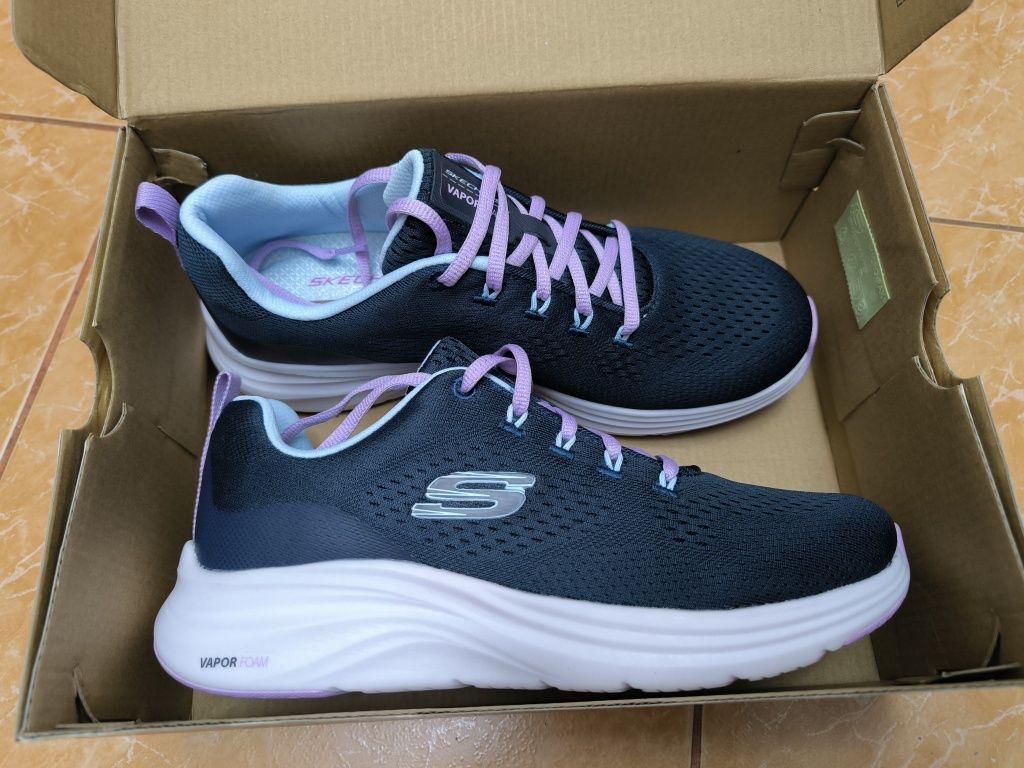 Adidași skechers dama 38