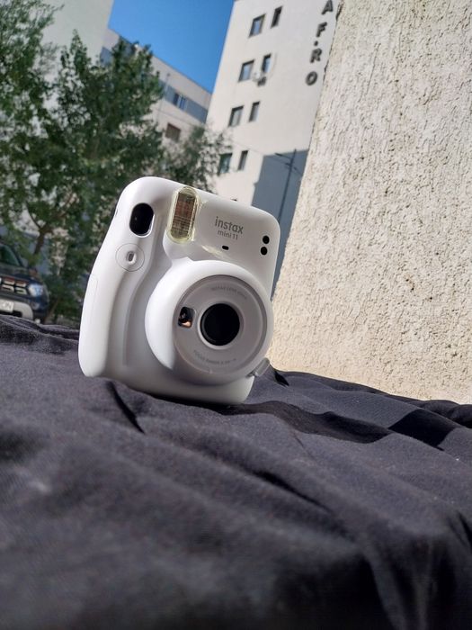 Fujifilm Instax Mini 11, aparat foto polaroid