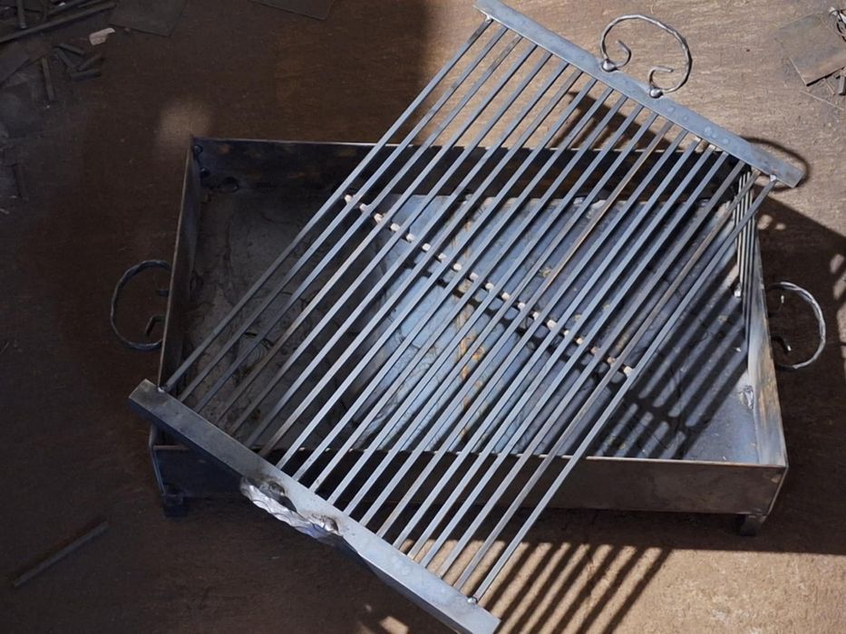 Масивни здрави 3 4 мм дебелина. Барбекюта на дървени въглища