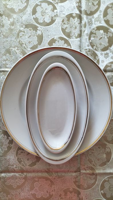 Продам набор фарфоровых блюд