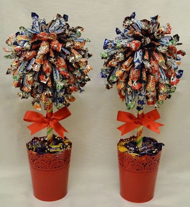Цветочный букет с конфетами
