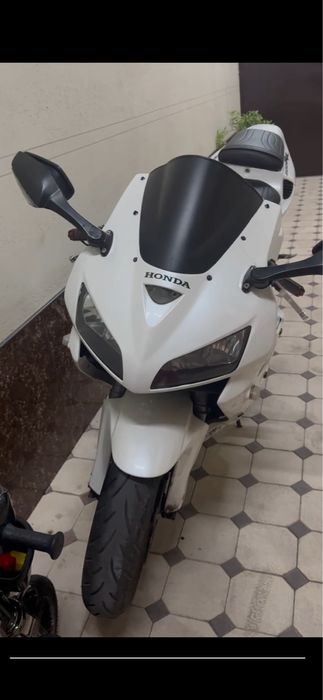 Мотоцыкл HONDA cbr600