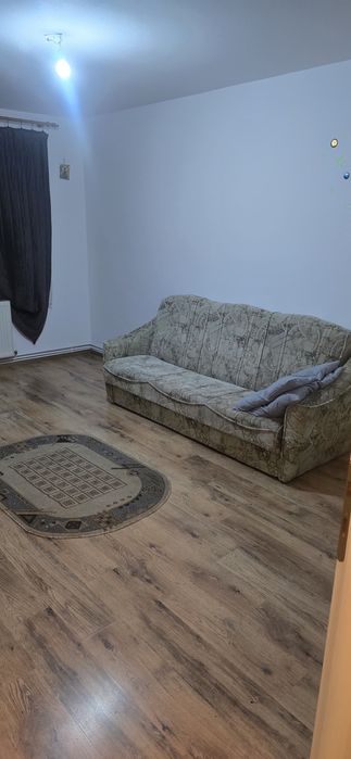 Inchiriez garsoniera uzina 2