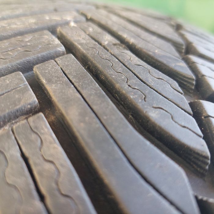 Зимни гуми michelin 215/65/16-2бр.