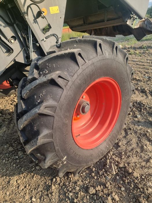 Combina CLAAS 620 Lexion