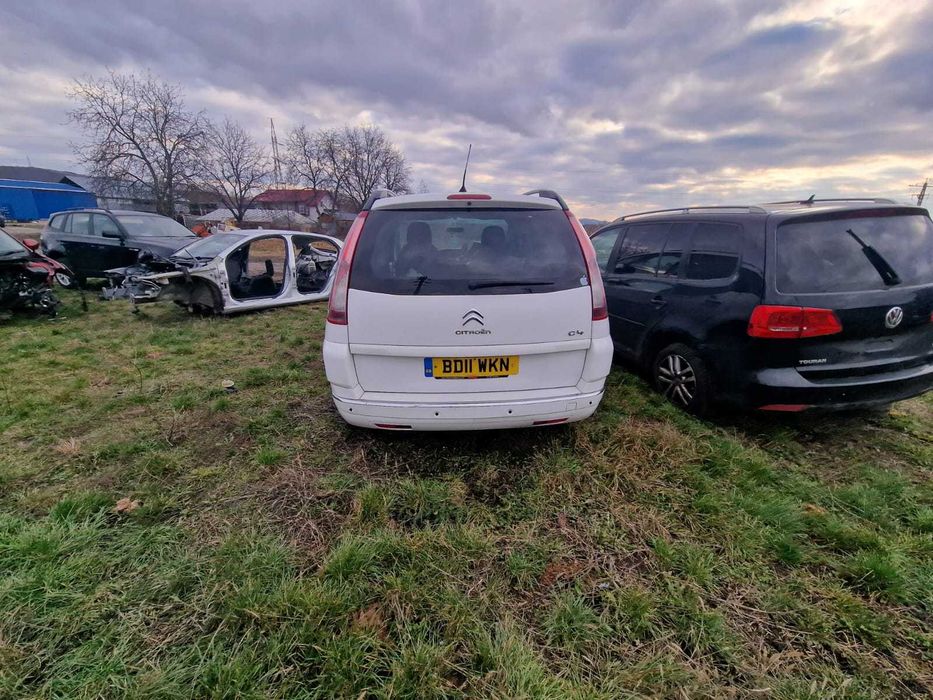 Dezmembrez Citroen C4 GRAN PICASSO VTR 1.6 HDI 2011