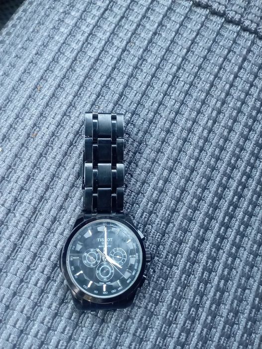 Кул соат сотилади TISSOT