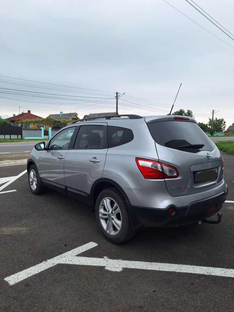 Nissan Qashqai+2
