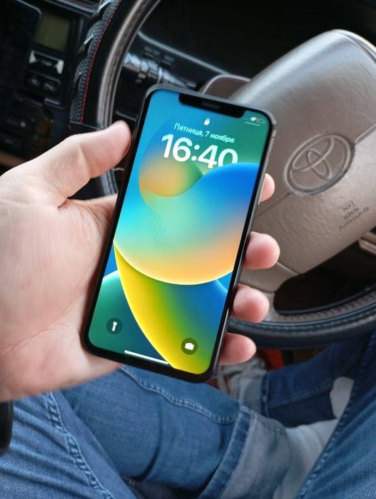 Айфон Х в отличном состоянии