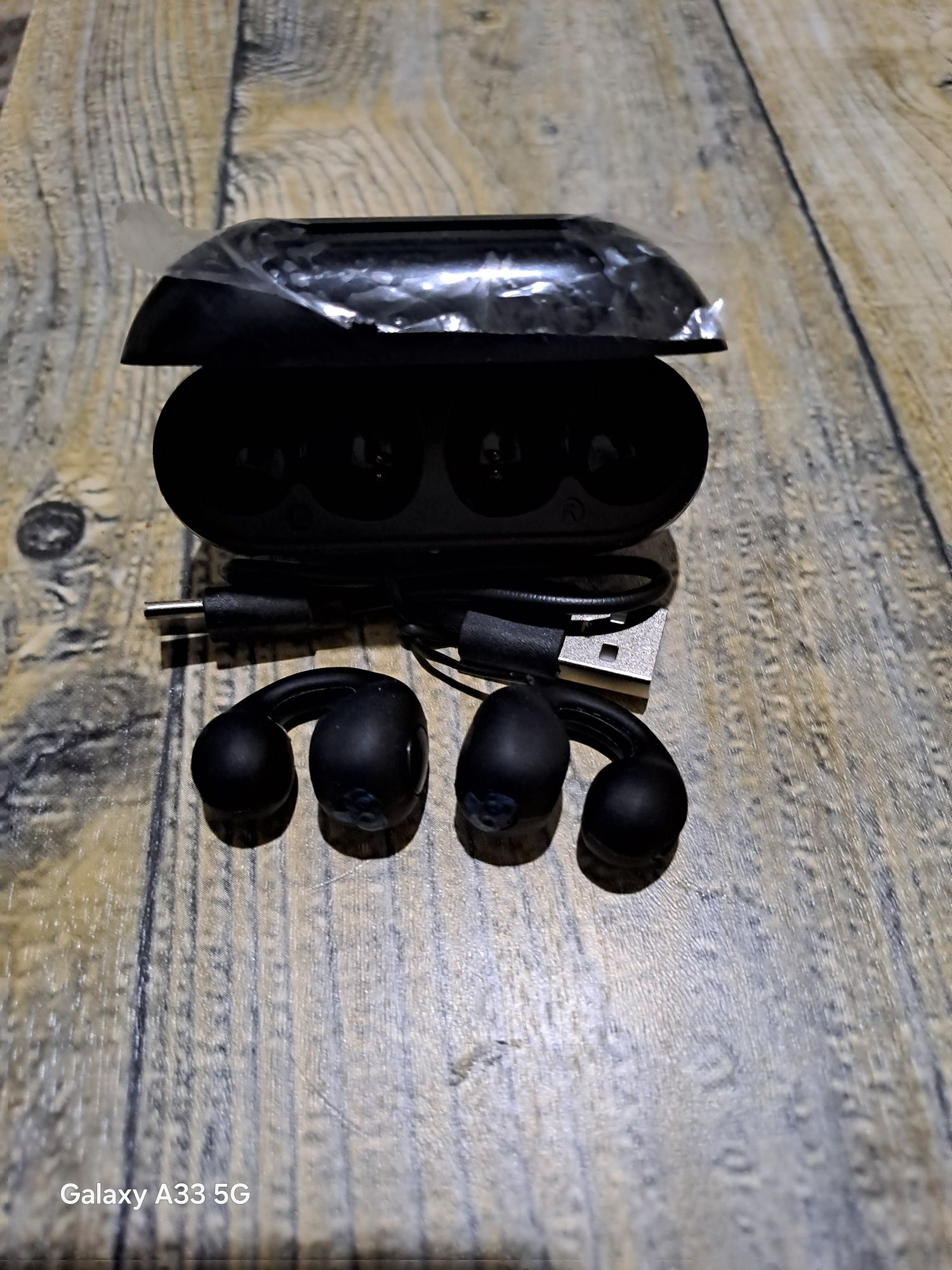 Căști wireless bluetooth
