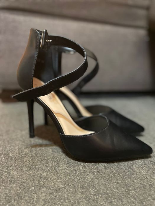 Продам новые туфли 39 размер