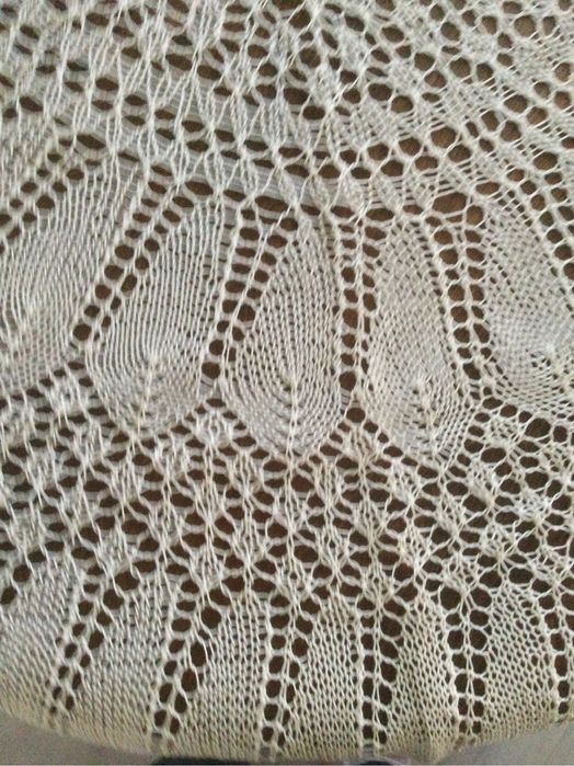 Покривка за маса плетена на една кука