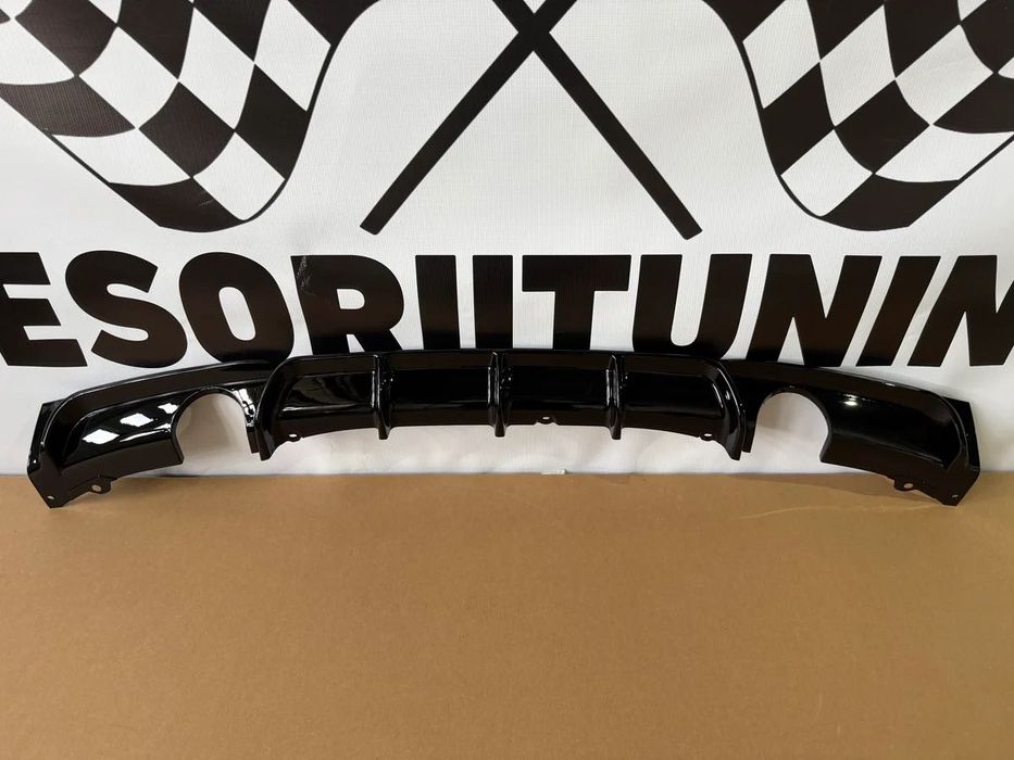 Difuzor bara spate model 335i BMW seria 3 F30(2012-2018) negru lucios