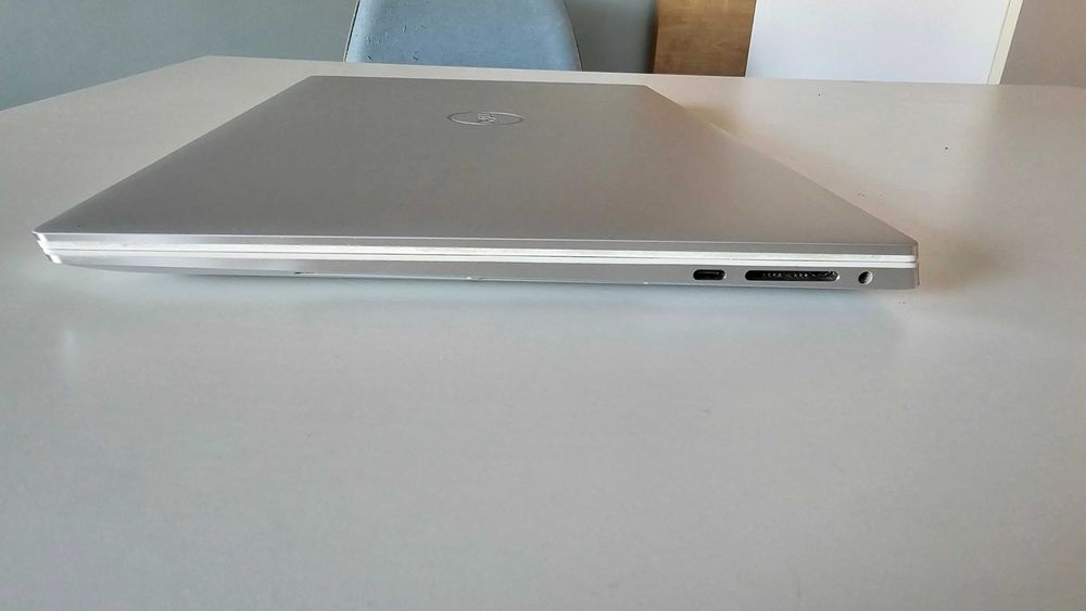 Лаптоп DELL XPS 15 9510