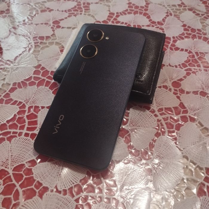 Продам vivo Y3. Память 64 Гб