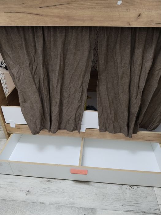 Двухъярусная кровать