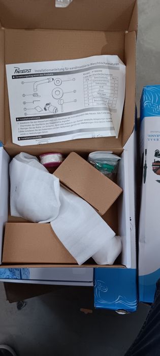 Robinet sau o baterie de baie, produsă de brandul PHASA