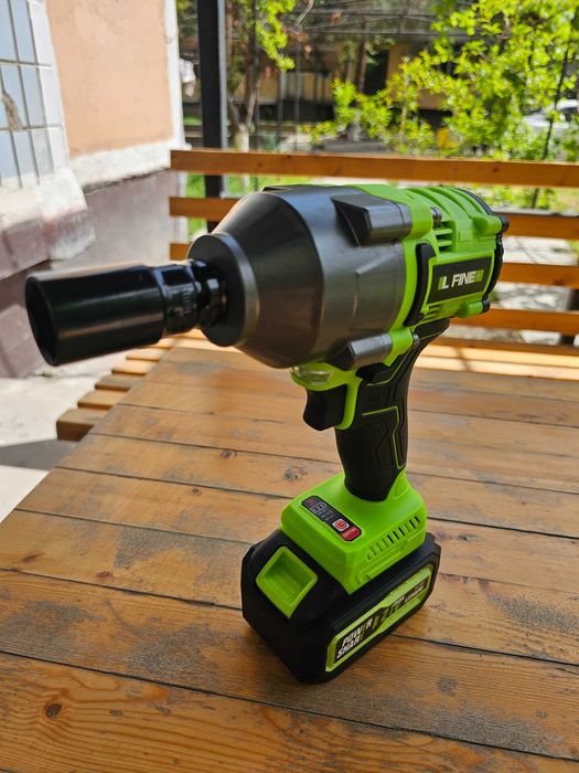 Продам Гайковерт L-FINE 21V.  Ударный, аккумуляторный, с кейсом