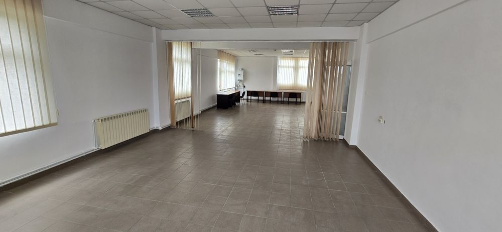Proprietar, inchiriez et 1+2 pentru birouri/cabinete pe Bd I.Maniu 53