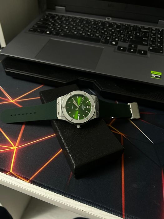 Часы Hublot стильные мужские часы (новые)