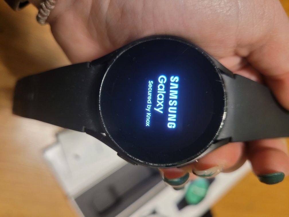 Смарт часовник Samsung galaxy watch 4