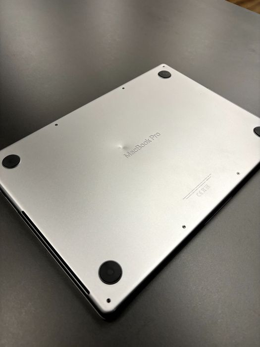 Apple MacBook Pro 14" (2021) – M1 Pro / 16GB RAM / 512GB SSD