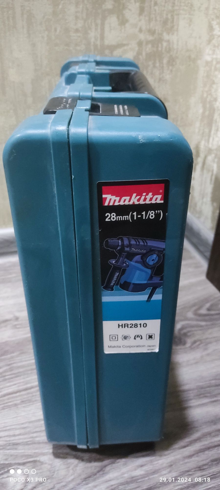 Перфоратор Makita. HR2810