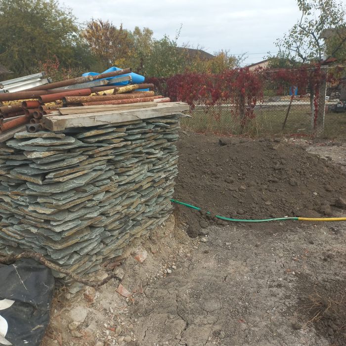 Vand piatra de munte gri 50 lei mp