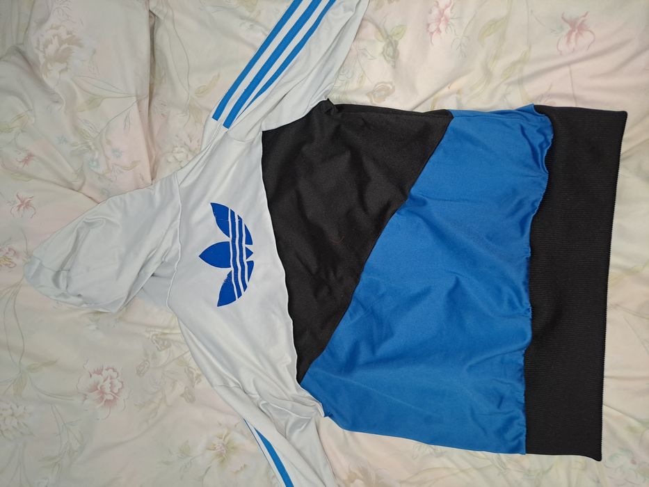 Bluza adidas mărime fit m