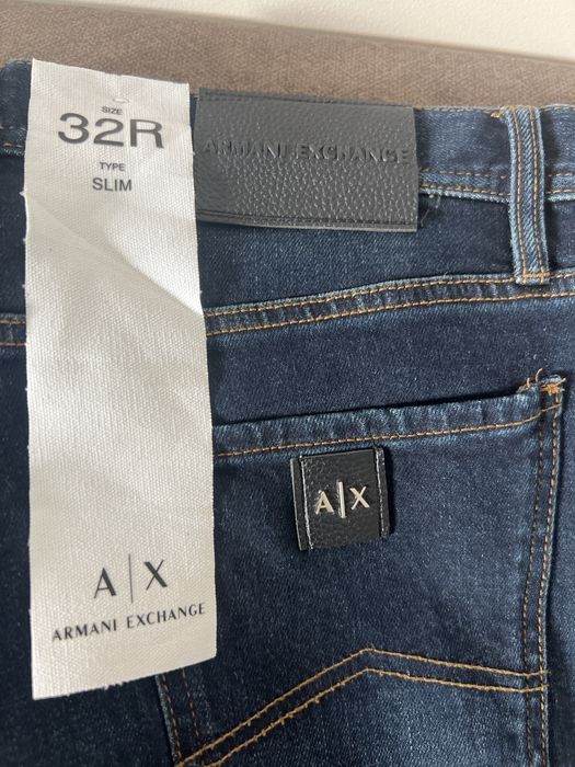 Чисто нови дънки на Armani Exchange