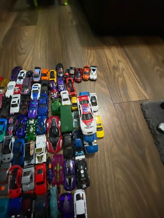 100 masinute hotwheels si alte firme