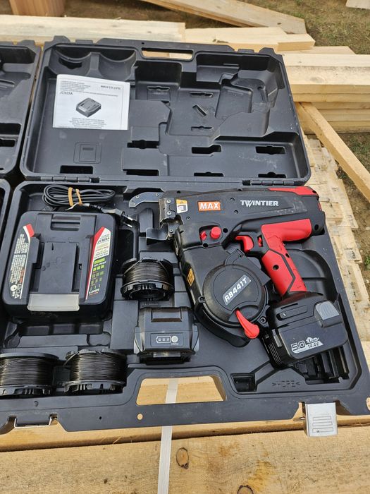 Masina de legat sarma max de inchiriat