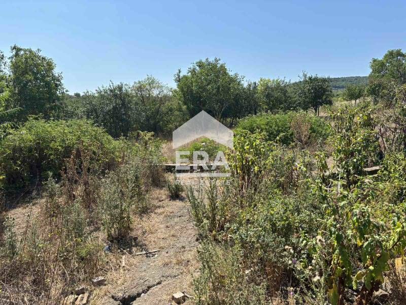 Ексклузивен  панорамен парцел с ток и вода за продажба в  с. Комарево,