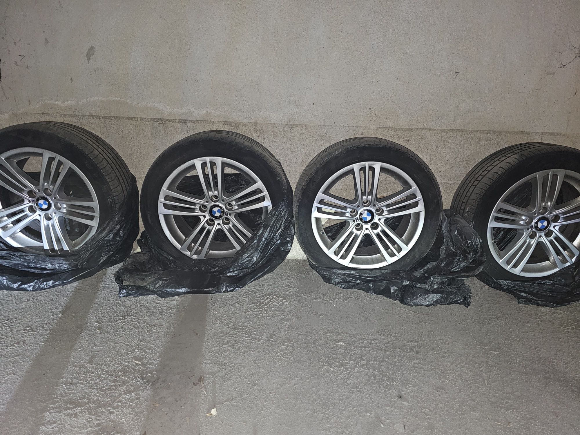 БМВ оригинални джанти с 4 летни гуми 245/45/R18 5х120 BMW X4