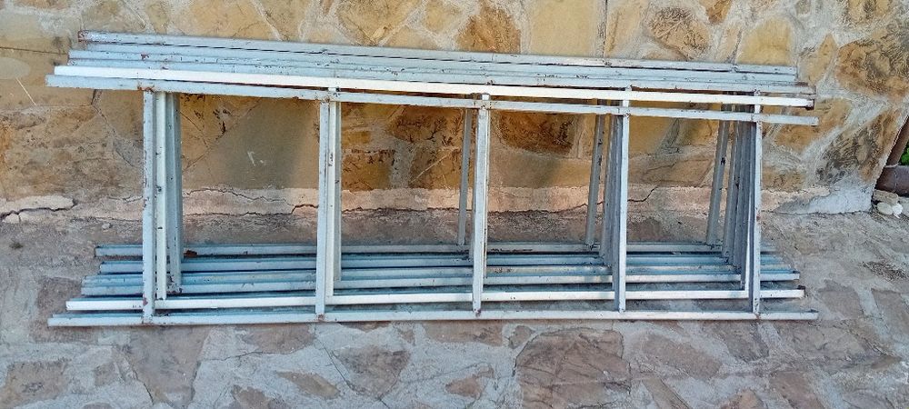 Метални стелажи на 5 нива