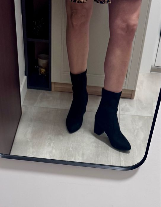 Нови Велурени боти номер 39