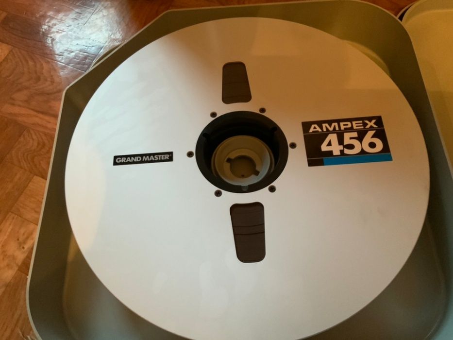 AMPEX 456 ( катушки с лентой для 24-х канального магнитофона )