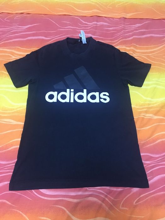 Tricou original Adidas.