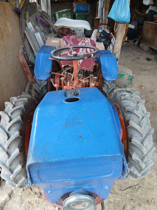 Vând tractor pasquali 18CP