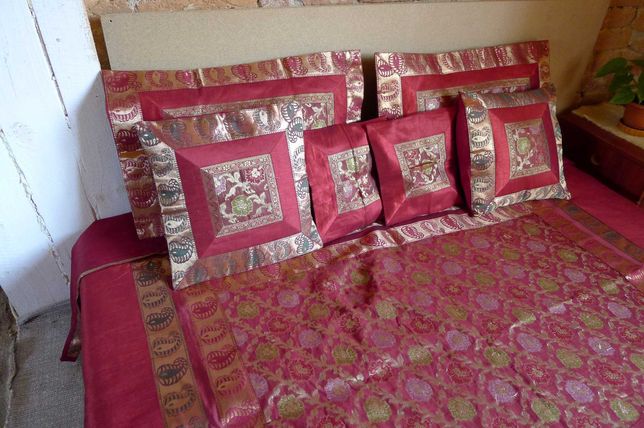 Lenjerie pat: 1 husă plapumă + 6 huse perne - originală din India