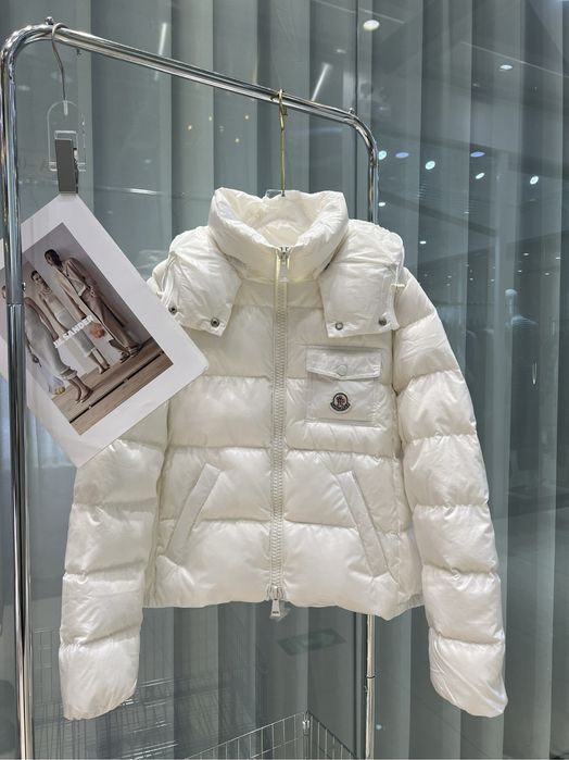 Geaca Moncler Alba