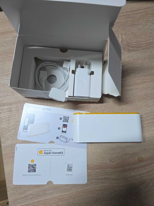 2 x Unitate de comanda Somfy Tahoma Switch DIY
