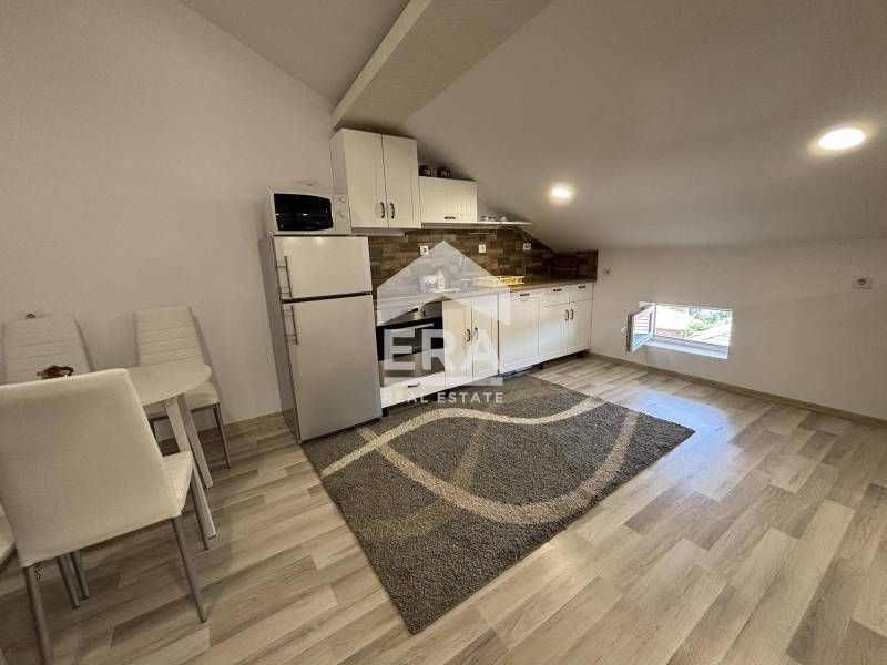 Двустаен мансарден апартамент под наем в кв.,,Овчарски,,