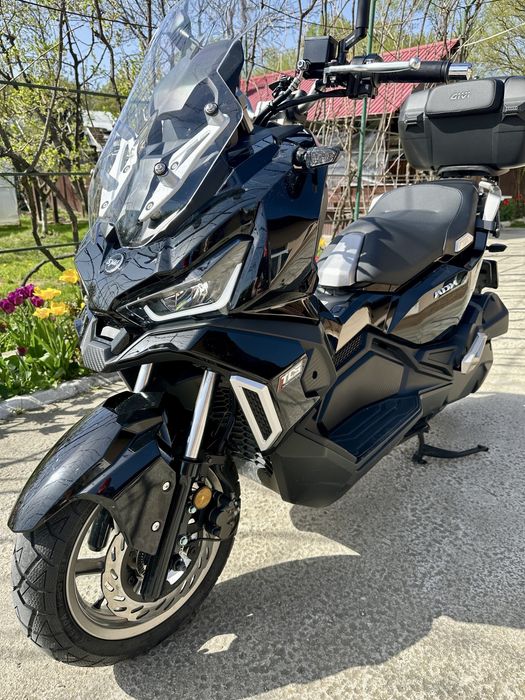 Vand SYM ADX 125 impecabil