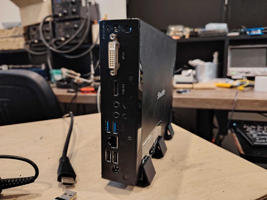 Mini Calculator Shuttle DS-437T / Celeron 1037U / 10 GB RAM / 60GB SSD