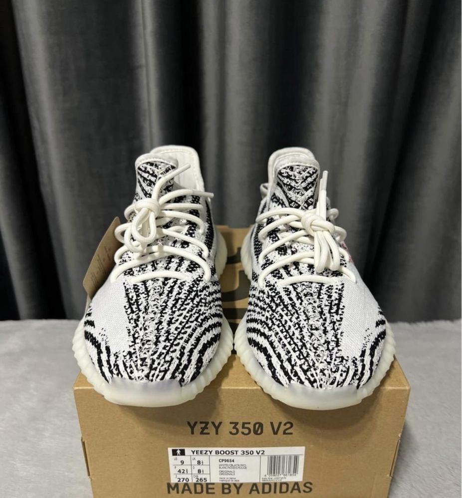 Yeezy 350 V2 Zebra