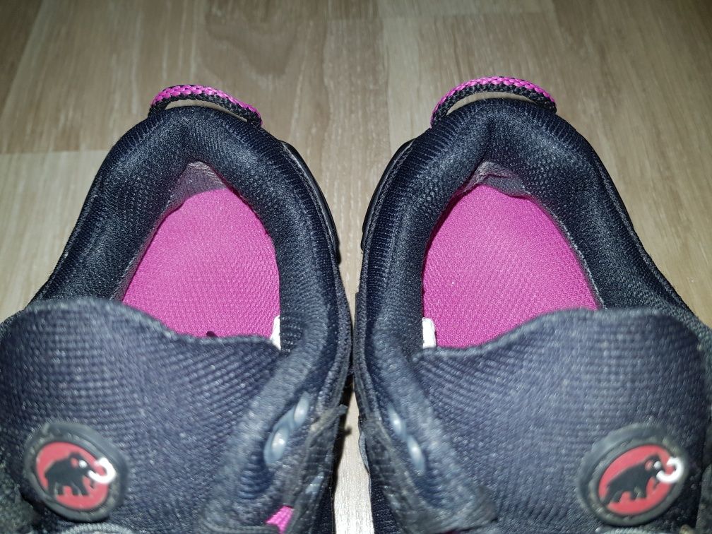 Adidasi Mammut Gore Tex mărimea 37 nike jordan boost