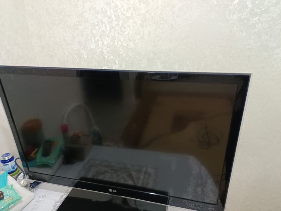 Продам телевизор LG