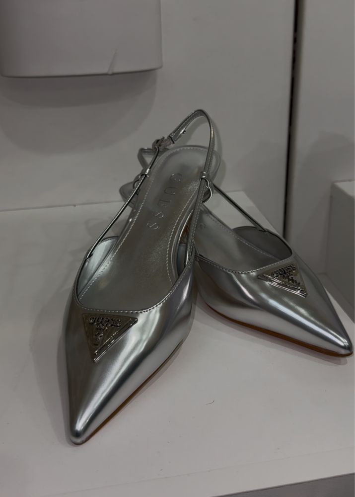 Каблук туфли оригинальные от GUESS